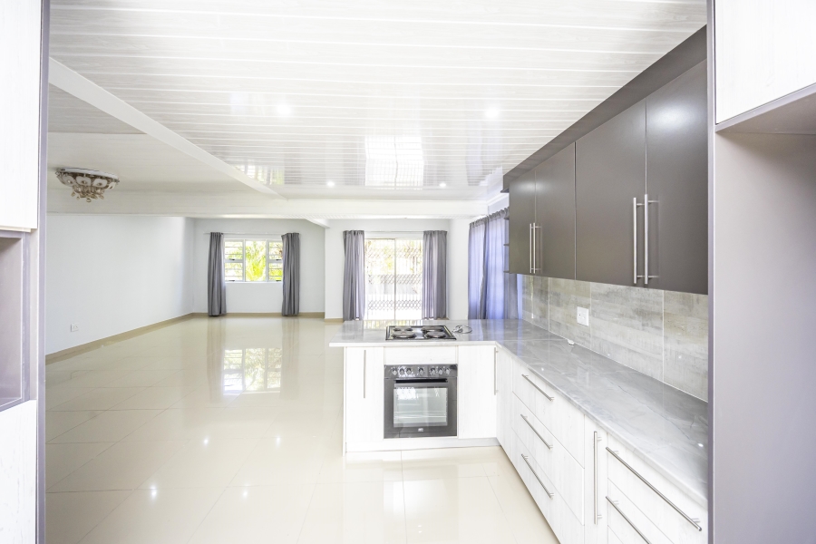 5 Bedroom Property for Sale in Sunnyridge Eastern Cape